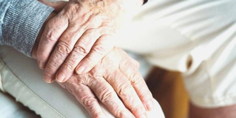 Bakan Koca Açıkladı: 80 Yaş Üstüne Meskende Sıhhat Hizmeti