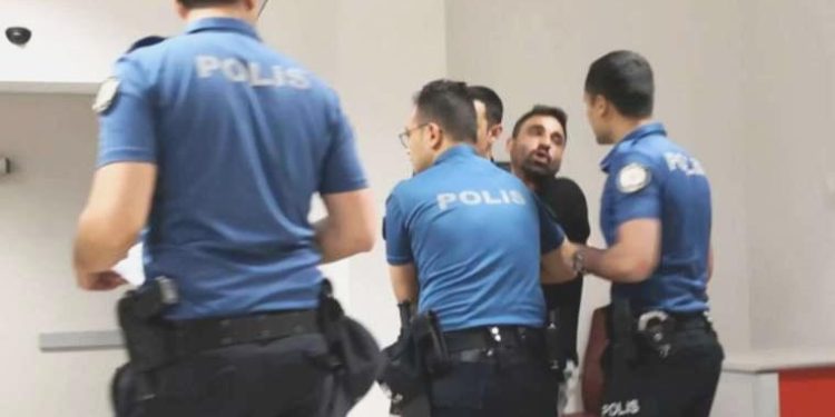 Bayanı darbederek alıkoymayan çalışan alkollü ve ehliyetsiz şoför ‘adli denetimle serbest’