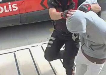 Bebek arabasının altına ‘torpil’ attılar