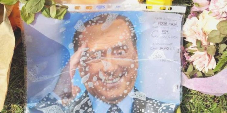 Berlusconi’nin cenazesi yakıldı, külleri villasındaki mozolede saklanacak