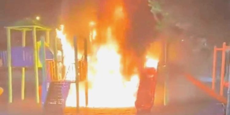 Bingöl’de çocuk parkı ateşe verildi