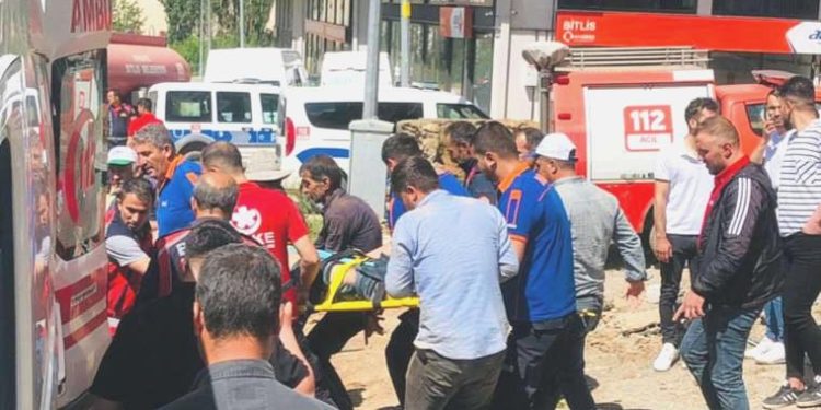 Bitlis’te inşaat alanında toprak kaydı: 2 personel yaralı
