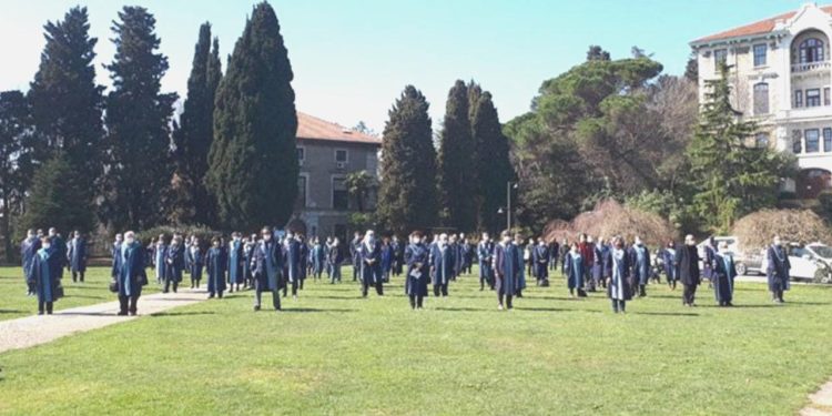 Boğaziçi’nde Direniş, Tehditlere Karşın Sürüyor