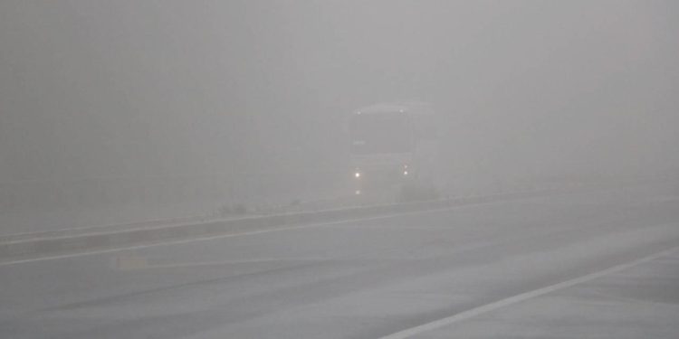 Bolu’da göz gözü görmüyor… Görüş aralığı 20 metreye kadar düştü