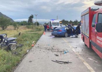 Burdur’da dehşetli kaza… Ortalık savaş alanına döndü: 5 meyyit, 2’si ağır 5 yaralı