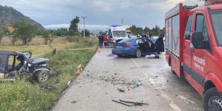Burdur’da dehşetli kaza… Ortalık savaş alanına döndü: 5 meyyit, 2’si ağır 5 yaralı