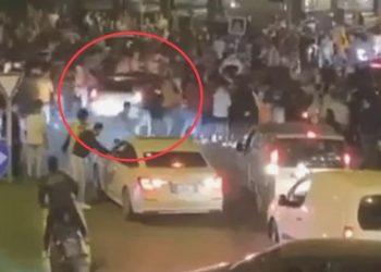 Bursa’da Araba Kutlama Yapan Taraftarların Ortasına Daldı