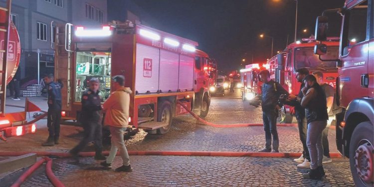 Bursa’da kauçuk fabrikasında korkutan yangın!