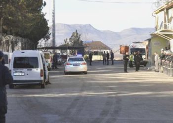 Cezaevinde isyan ihbarı grupları harekete geçirdi