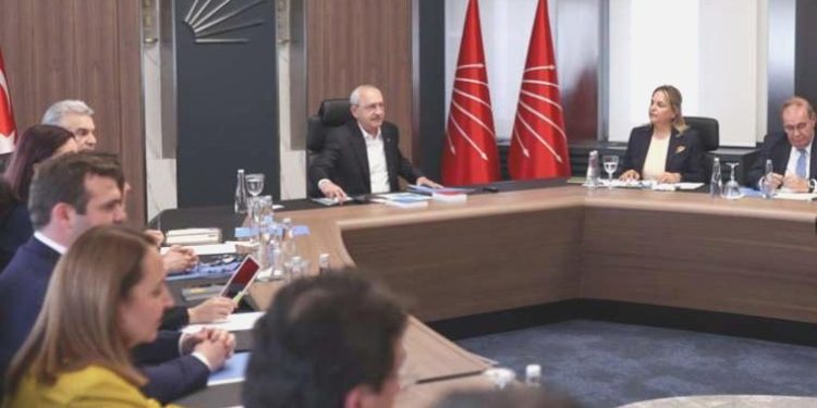 CHP MYK Kılıçdaroğlu başkanlığında toplandı