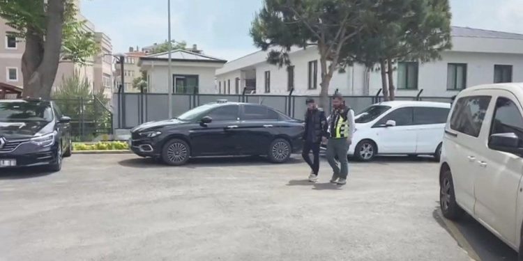 CHP Ofisine Hücumda 3 Gözaltı
