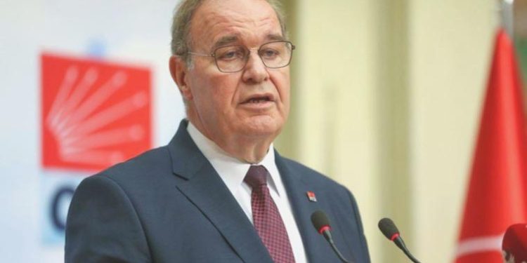 CHP’li Faik Öztrak’tan ‘Kılıçdaroğlu istifa etmeyi düşünüyor mu?’ sorusuna karşılık: ‘Bizi diğer partilerle karıştırmayın…’