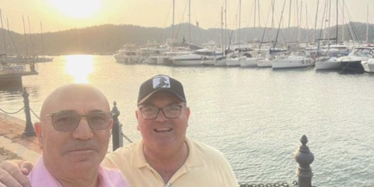 CHP’li Tanal reaksiyon çeken ‘tatil’ fotoğrafı üzerine açıklama yaptı: Büyütülecek neyi var, rüşvet mi almışım?