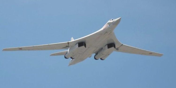 Çin ve Rusya’ya ilişkin uçaklar, Japonya’ya yakın sularda uçtu