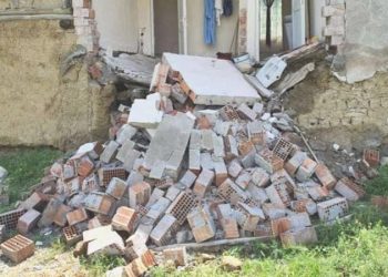 Çorum’da sağanak nedeniyle konutun duvarı çöktü!