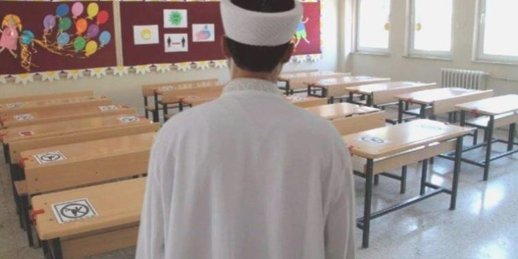 ÇYDD’den okullara imam atanmasına reaksiyon: Laikliğe muhalif eğitim