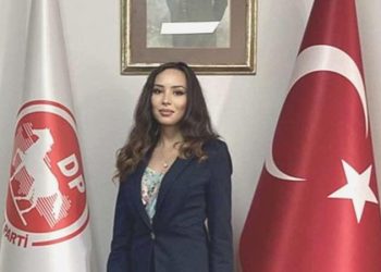 Demokrat Parti’de istifa: ‘Nurcular ve cemaatçilerin bayanla sorunu var’