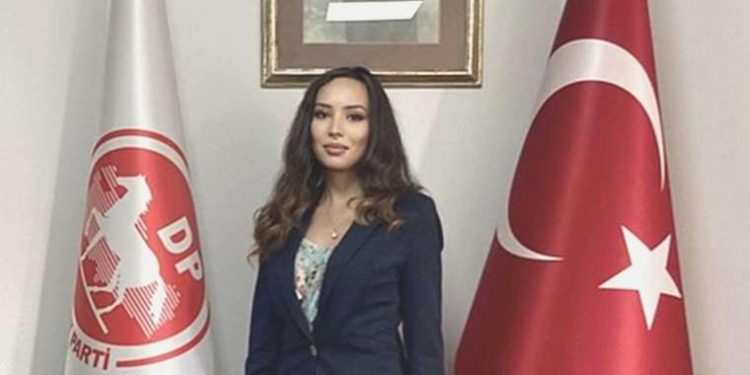 Demokrat Parti’de istifa: ‘Nurcular ve cemaatçilerin bayanla sorunu var’