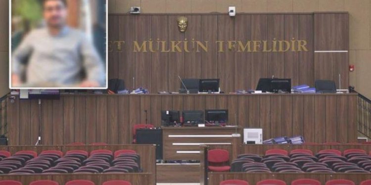 Din öğretmeni meslektaşına cinsel organının fotoğrafını gönderdi