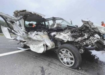 Dinlenme tesisine girmek isterken faciayı yaşadılar: 1’i ağır 3 yaralı