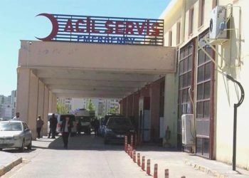 Diyarbakır’da bir çocuk annesini yaralayan korucu başı babasını vurdu!