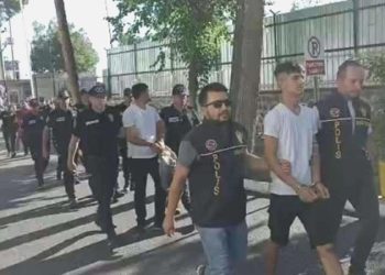 Diyarbakır’da cürüm makinelerine ‘eksen operasyonu’: 15 gözaltı