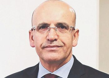 Ekonomist Prof. Dr. Aziz Çelik’ten 7 unsurda Mehmet Şimşek yorumu: ‘İşçiyi, memuru, emekliyi uygun günler beklemiyor’