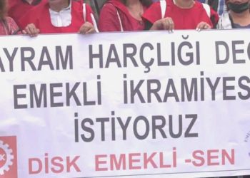 Emeklilerden ‘ikramiye ve maaş iyileştirmesi’ aksiyonu: ‘Şeker alacak paramız yok, markete gidemiyoruz’