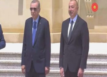 Erdoğan, Bakü’de resmi merasimle karşılandı