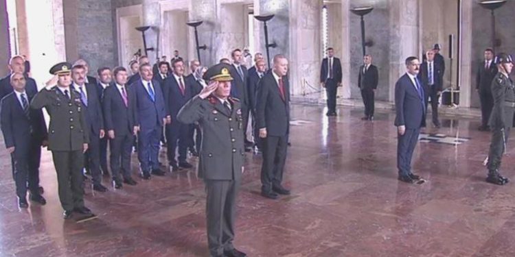 Erdoğan ve yeni kabine üyelerinden birinci sefer Anıtkabir ziyareti
