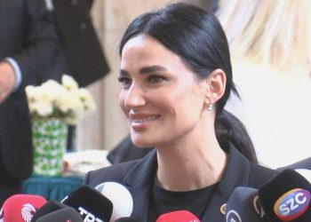 Eski Türkiye Hoşu Milletvekili Kaydını Yaptırdı