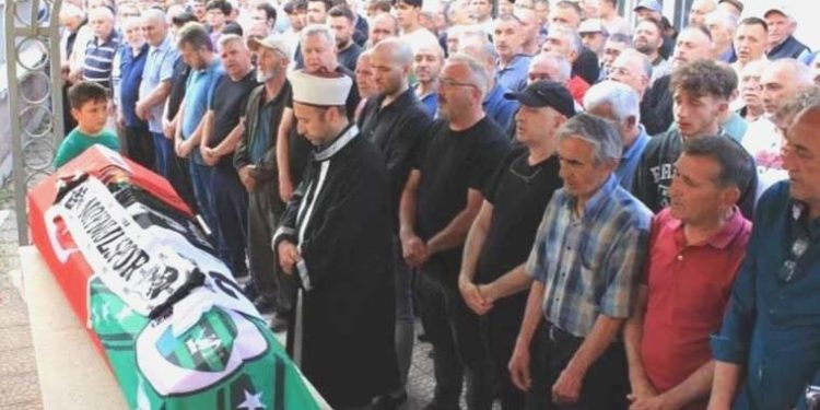 Eski ulusal futbolcu Yalçın Kıldıran, son seyahatine uğurlandı