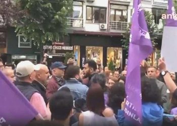 Eskişehir’de TİP’li bayanlara polis müdahalesi: 8 gözaltı!