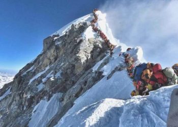 Everest Dağı’ndaki dağcı vefatları son yılların en yüksek düzeyine ulaştı
