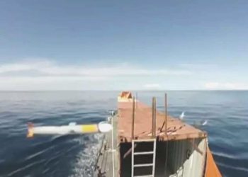 F-18 füzesi, konteynerde test edildi