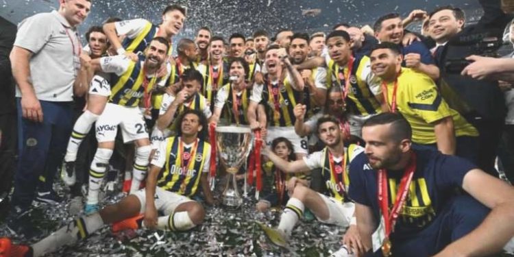 Fenerbahçe’den ‘5 yıldızlı’ forma!