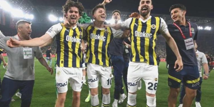 Fenerbahçeli futbolcu Luan Peres’ten şampiyonluk iletisi