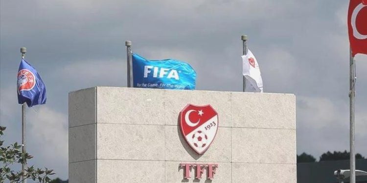 Fenerbahçe’ye PFDK’den para cezası!