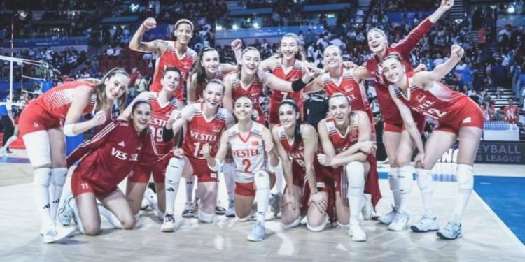 Filenin Sultanları Dominik Cumhuriyeti pürüzünü rahat geçti