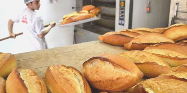 Fırıncıya meslektaşlarından ucuza ekmek sattığı için dava