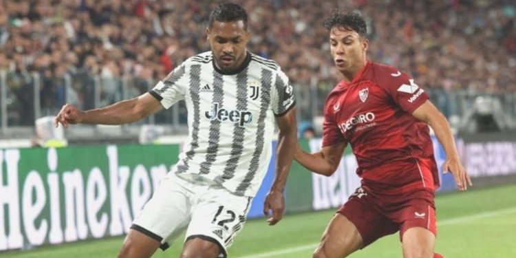 Galatasaray, Alex Sandro ile ilgileniyor