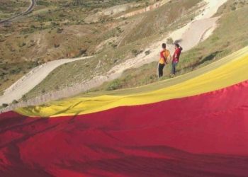 Galatasaray’ın şampiyonluk bayrağı ilçeye sığmadı: Doruğun ismi değişti!