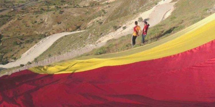 Galatasaray’ın şampiyonluk bayrağı ilçeye sığmadı: Doruğun ismi değişti!