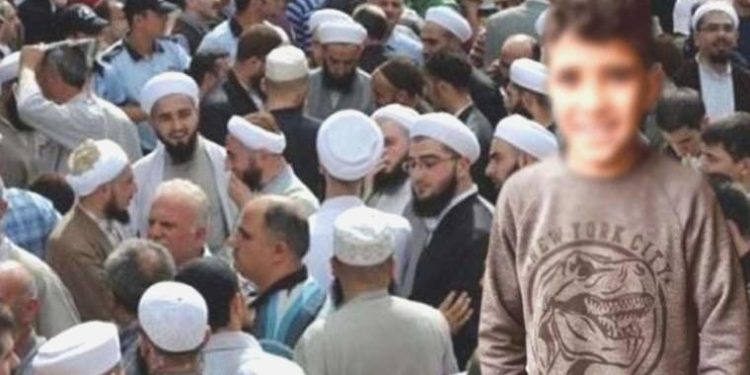 Gazeteci Mehmet Yetim 12 yaşındaki Abdülbaki Dakak’ın kuşkulu vefatına ait açıklamalarda bulundu: ‘Çocuğun kaldığı medresedeki hocalar Menzil’e yakın’