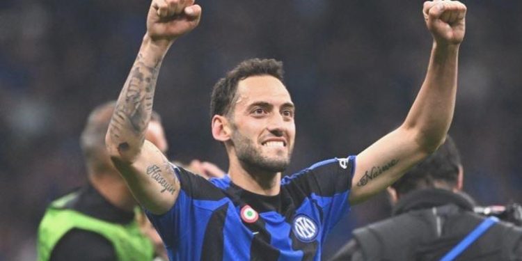 Hakan Çalhanoğlu’dan Galatasaray paylaşımı!