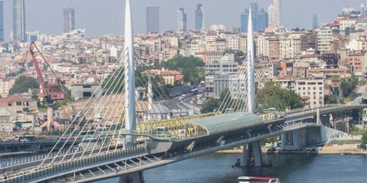 Haliç Köprüsü’nde ‘ray çatlağı’ paniği: Metro seferleri olağana döndü