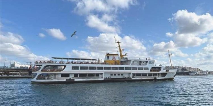 Haliç’teki kürek yarışları nedeniyle Kent Sınırları’nın kimi seferleri iptal edildi