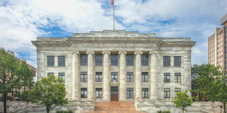 Harvard Tıp Fakültesi morgunun müdürü ‘kadavra parçaları’ satmakla suçlanıyor