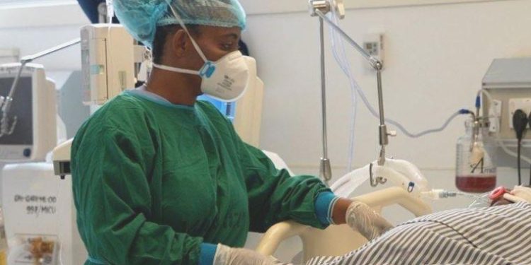 Hemşirelerin İngiltere’ye göçü, Gana’da sıhhat sistemini çökme noktasına getirdi