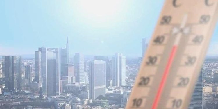 Hindistan’da çok sıcaklar nedeniyle 98 kişi öldü